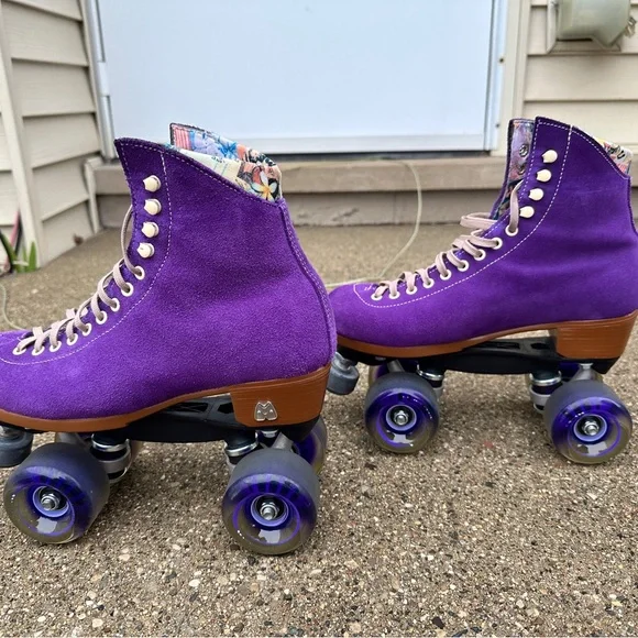 Moxi Lolly Taffy Suede Roller Skates - Picture 2 of 7